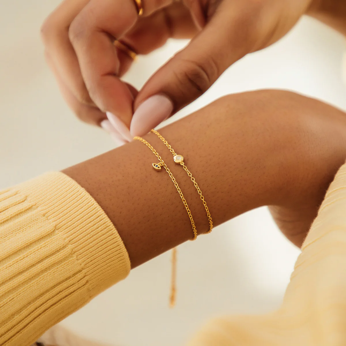 Fine Single Charm Bracelet (Gold) - Image 2