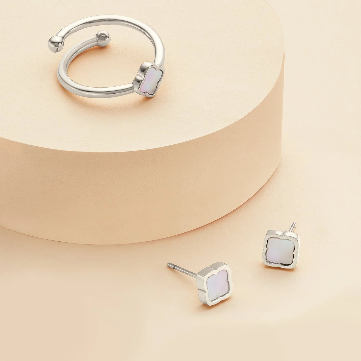 Mini Pearl Clover Ring & Earrings Set (Silver) - Image 5