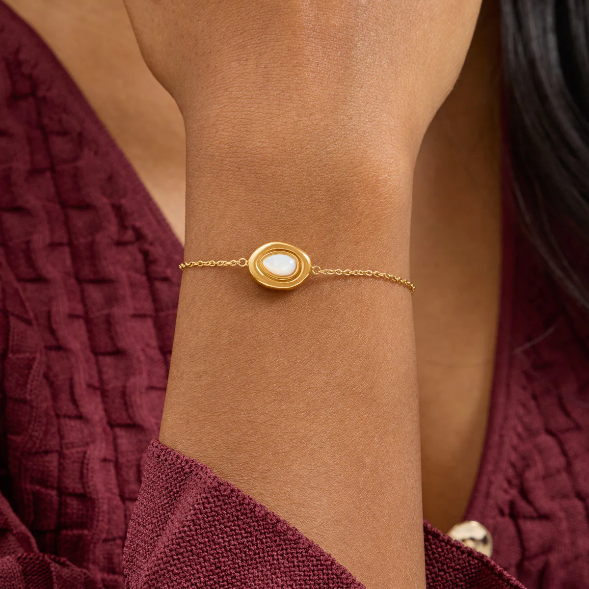 Pearl Molten Bracelet (Gold) - Image 2