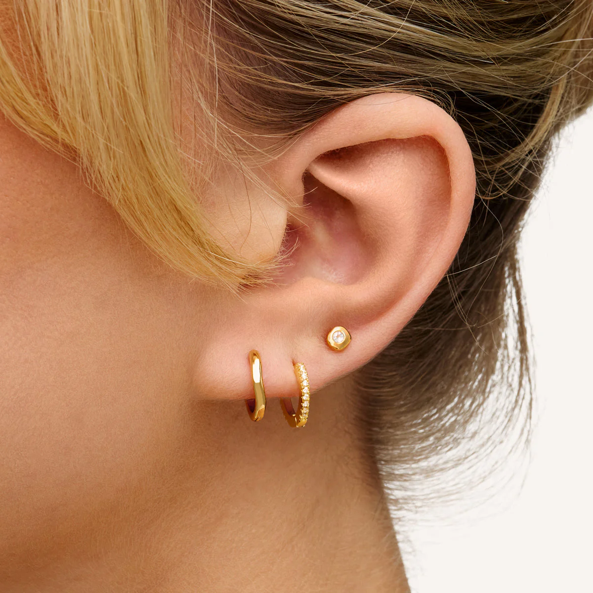 Fine White Topaz Stud Earrings (Gold) - Image 3